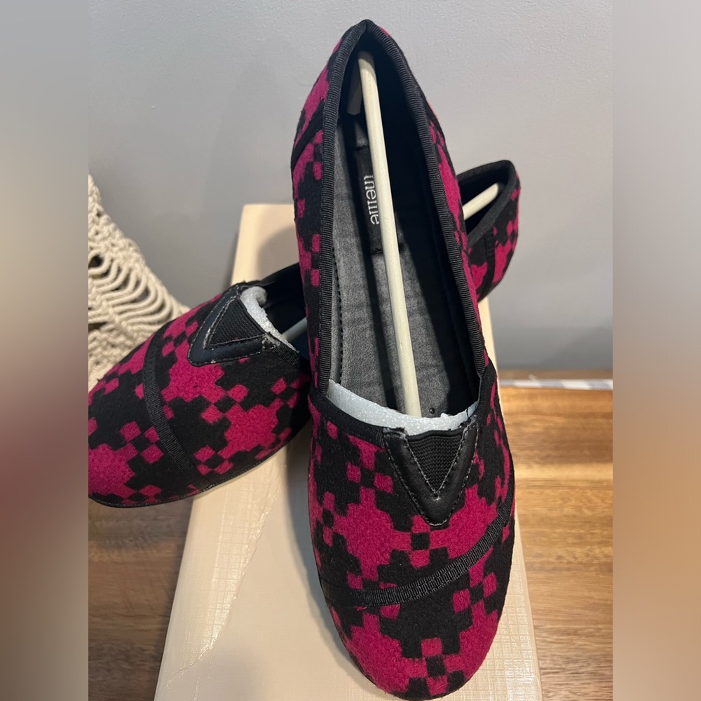 Theme Fuchsia and Black Loafer Flats